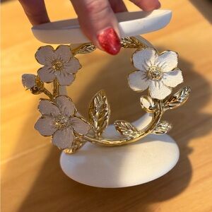 Bath and body works candle holder